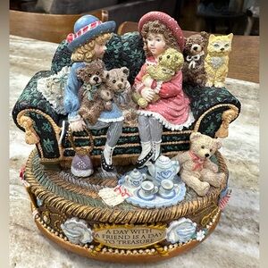 Vintage San Francisco Music Box. (My Favorite Things) New with tags